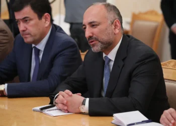 حنیف اتمر: بیحرمتی به زبان ازبیکی اهانت به همهی مردم افغانستان است