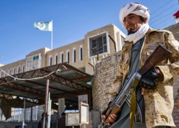 طالبان: به حملات پاکستان در زمان مناسب پاسخ میدهیم