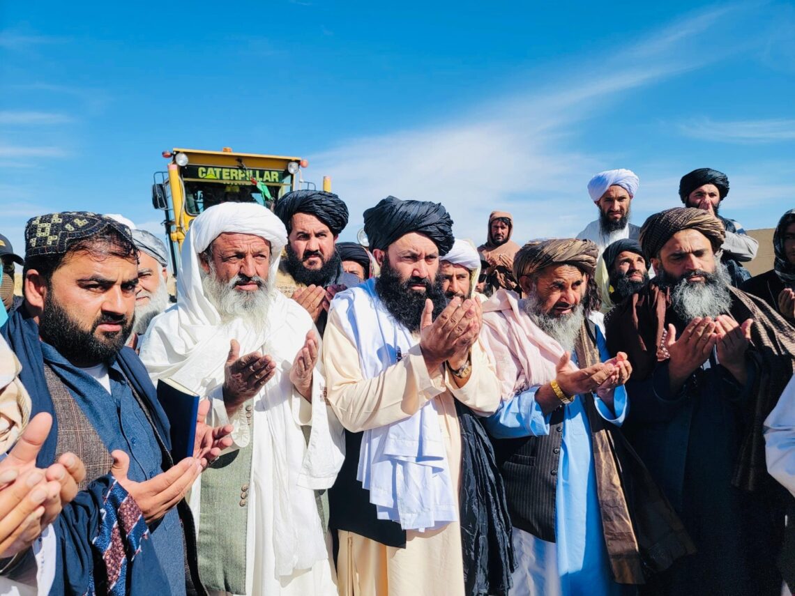 وزیر طالبان: هواپیماهای خارجی غیرقانونی وارد حریم افغانستان میشوند