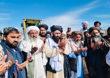 وزیر طالبان: هواپیماهای خارجی غیرقانونی وارد حریم افغانستان میشوند