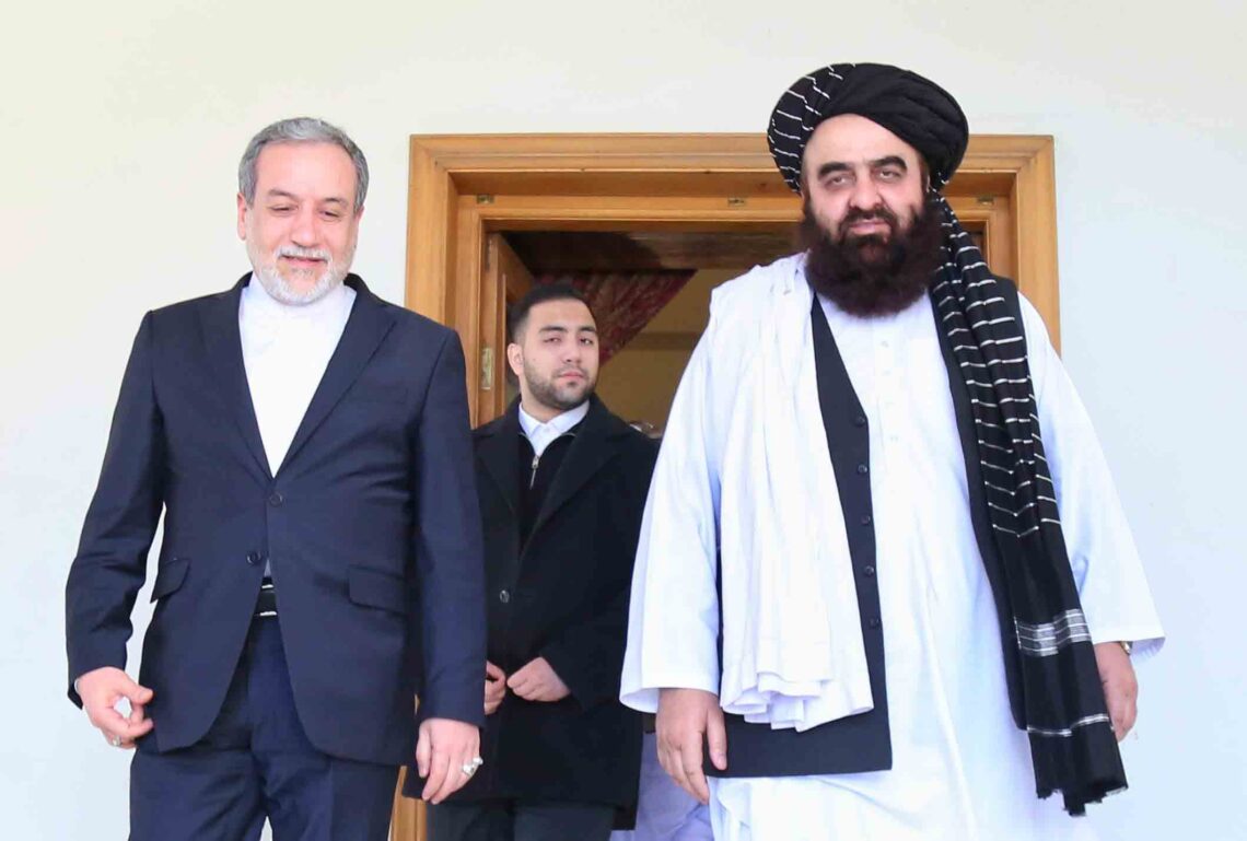 وزیران خارجهی طالبان و ایران دربارهی وضعیت منطقهای گفتوگو کردند