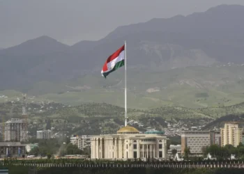 بحث دربارهی سفارت افغانستان در دوشنبه؛ هیات تاجیکستانی وارد کابل شد