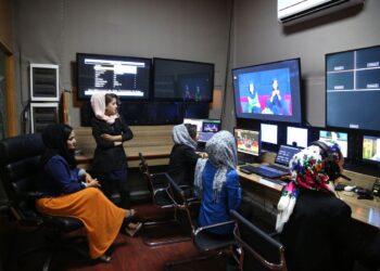 مرکز آزادی بیان: تلویزیون‌ها در افغانستان «نفس‌های آخر» خود را می‌کشند