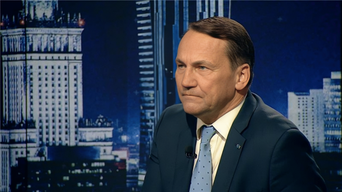 وزیر خارجهی پولند: کسی فکر نمیکرد مردم افغانستان بتوانند شوروی را شکست دهند