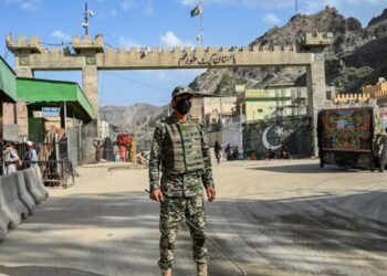 گذرگاه تورخم برای بازگشت مهاجران افغانستان باز می‌شود