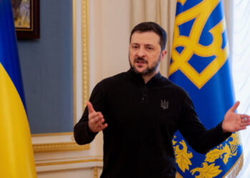 زلنسکی: برای بحث درباره‌ی مسایل حساس طرح صلح اوکراین باید با ترمپ گفت‌وگو کنم