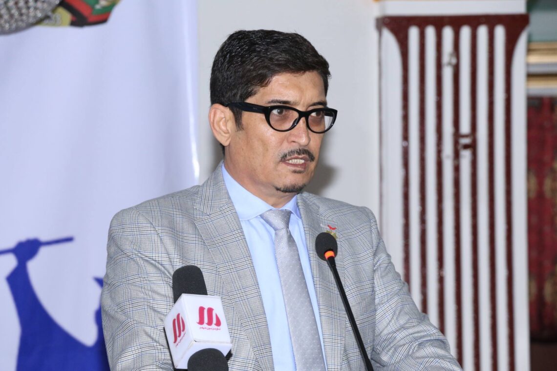 فرزندان عباس ابراهیمزاده: پدرمان در نتیجهی «توطئه» بازداشت شده و وضعیت صحی خوبی ندارد