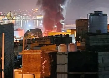 ائتلاف تحت رهبری عربستان به بندری در یمن حمله کرد