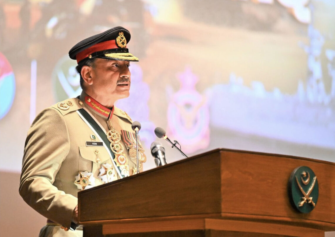 رییس ستاد ارتش پاکستان: طالبان بین ما و تی‌تی‌پی یکی را انتخاب کند، گزینه‌ی سومی نیست