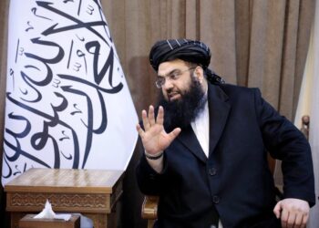 نگرانی از فروپاشی؛ وزیر طالبان می‌گوید مدرسه‌ها مراکز پاسداری از این رژیم هستند