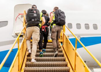 اتریش بار دیگر یک مهاجر افغانستان را اخراج کرد