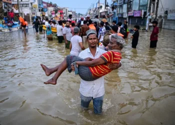 سیلاب و رانش زمین در 4 کشور جنوب‌شرق آسیا جان یک هزار تن را گرفتند