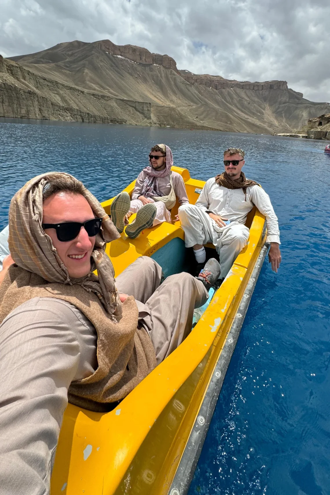 طالبان: در ماه قوس بیش از یک هزار شهروند خارجی وارد افغانستان شدند