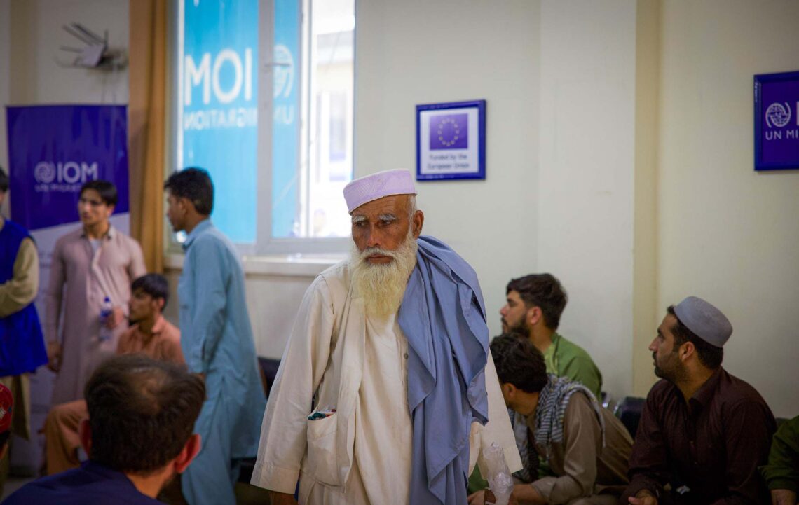 طالبان میگوید روز گذشته بیش از ۴ هزار مهاجر از ایران و پاکستان برگشتند