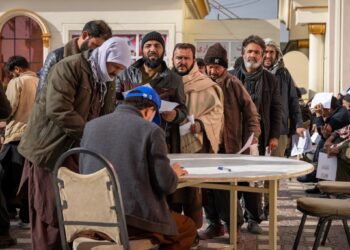 طالبان می‌گوید روز گذشته بیش از ۵ هزار مهاجر از پاکستان برگشتند