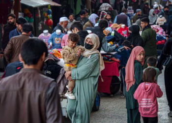 خبرنگار ای‌بی‌سی: مردان محلی در غیاب طالبان محدودیت‌ها علیه زنان را اجرا می‌کنند
