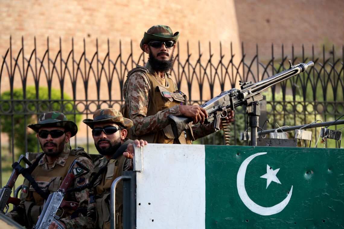 نیروهای پاکستانی حدود ۲۰ شبه‌‌نظامی را در بلوچستان کشتند