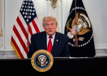 ترمپ به معترضان ایرانی: کمک در راه است