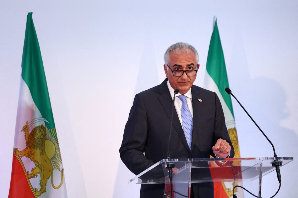 ترمپ در مورد توانایی رهبری پهلوی تردید دارد