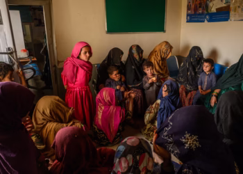 گاردین: زنان برای سقط جنین‌های دختر قرص‌های ممنوع‌شده از سوی طالبان را می‌خرند