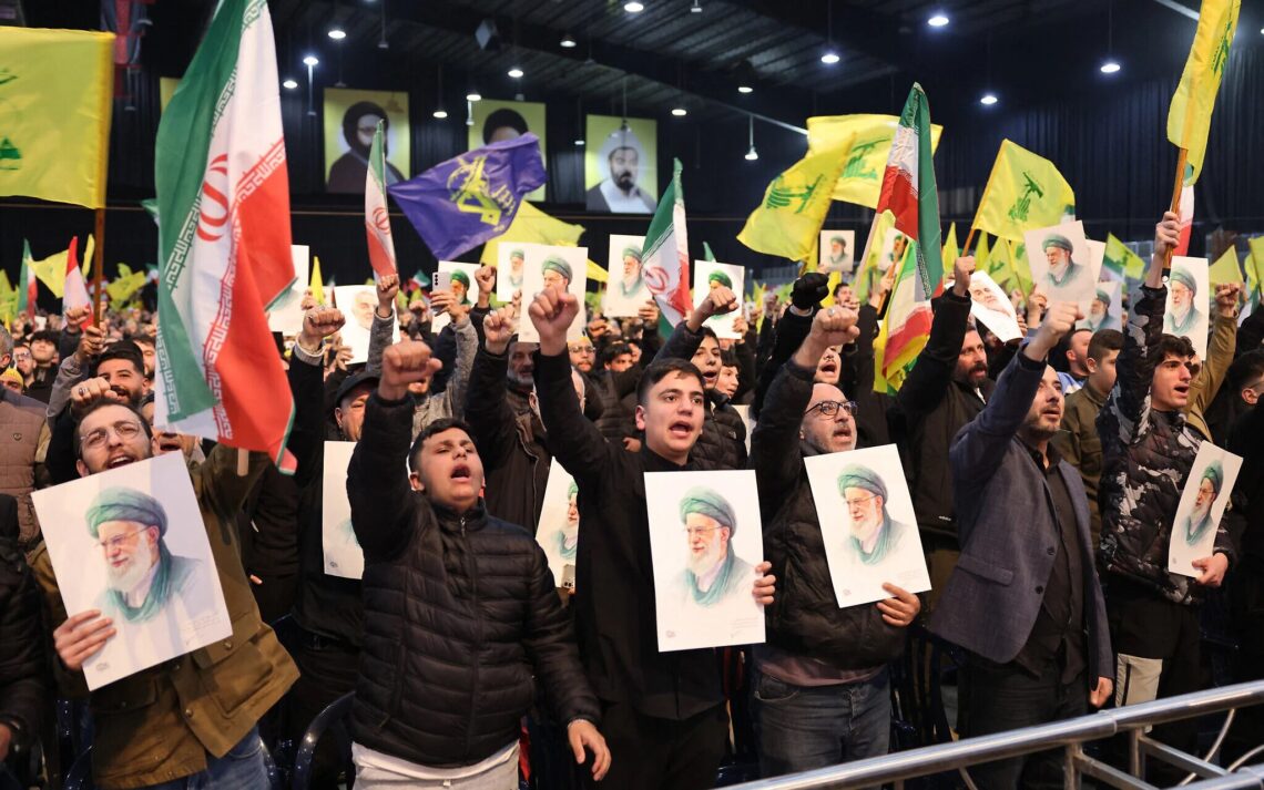 استقرار نیروهای امریکایی در خاورمیانه؛ گروه‌های مورد حمایت ایران امریکا را تهدید کردند