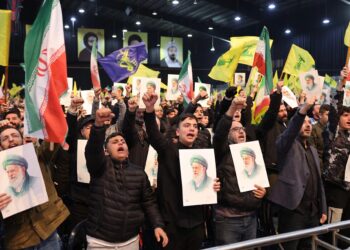 استقرار نیروهای امریکایی در خاورمیانه؛ گروه‌های مورد حمایت ایران امریکا را تهدید کردند