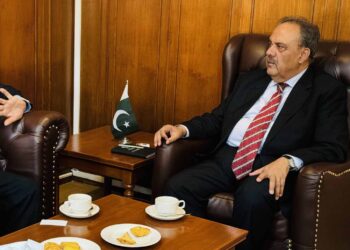 درانی به مردم افغانستان: انتقاد از پاکستان فایده‌ای ندارد