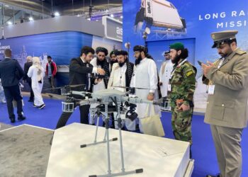 فصیح‌الدین در «نمایشگاه دفاع دریایی دوحه» شرکت کرد