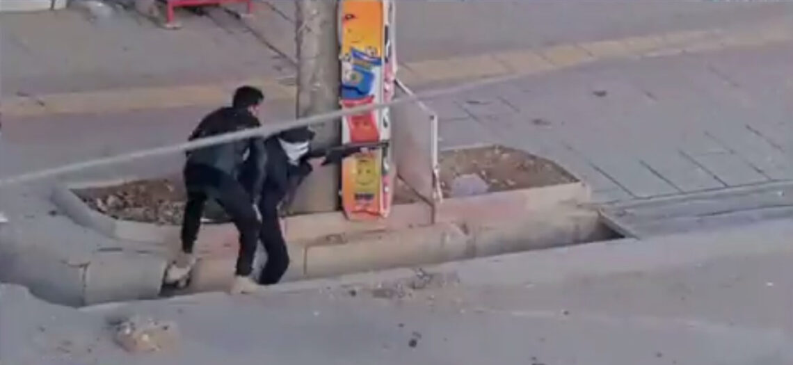 کانال ۱۴ اسرائیل: معترضان ایراین از سوی «عوامل خارجی» مجهز به سلاح می‌شوند