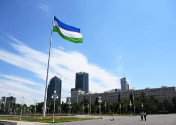 حجم بازرگانی افغانستان و ازبیکستان در سال گذشته ۱.۷ میلیارد دالر بوده است