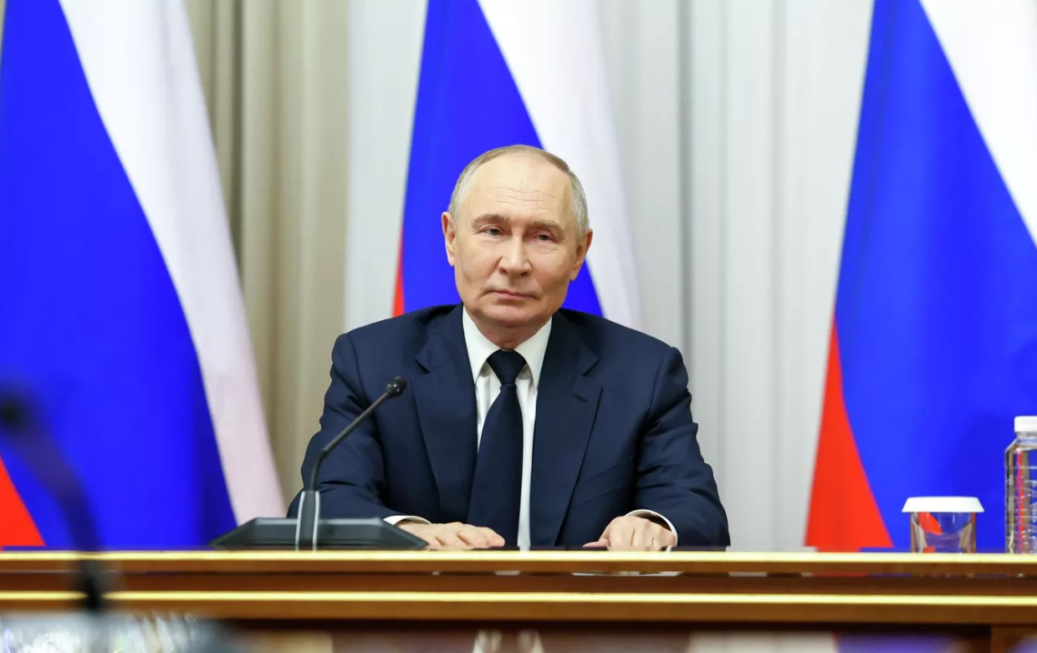 پوتین: دوست داریم افغانستان را متحد و عاری از جنگ ببینیم