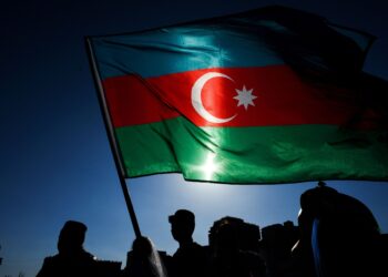 ۱۴ زندانی افغانستان از آذربایجان آزاد شدند