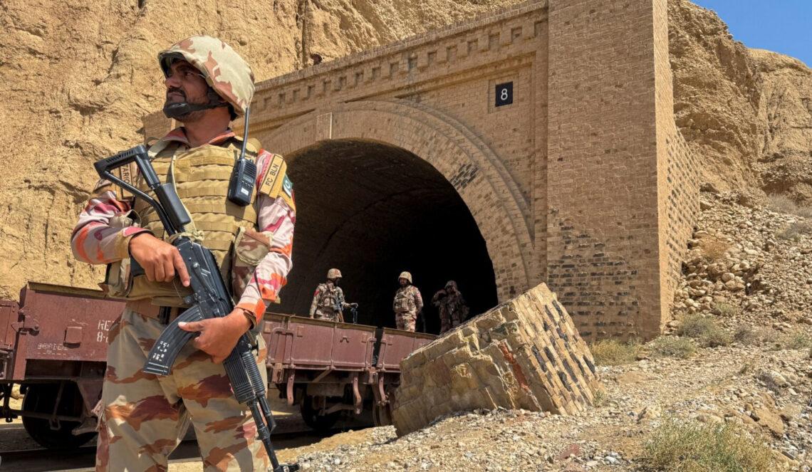 ارتش پاکستان از کشتن ۲۴ عضو تی‌تی‌پی خبر داد