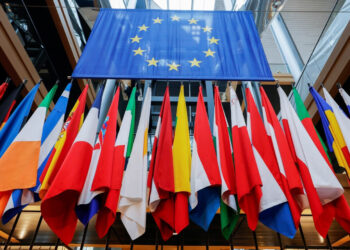 اتحادیه‌ی اروپا: فشارها برای احقاق حقوق زنان و دختران افغانستان را ادامه می‌دهیم