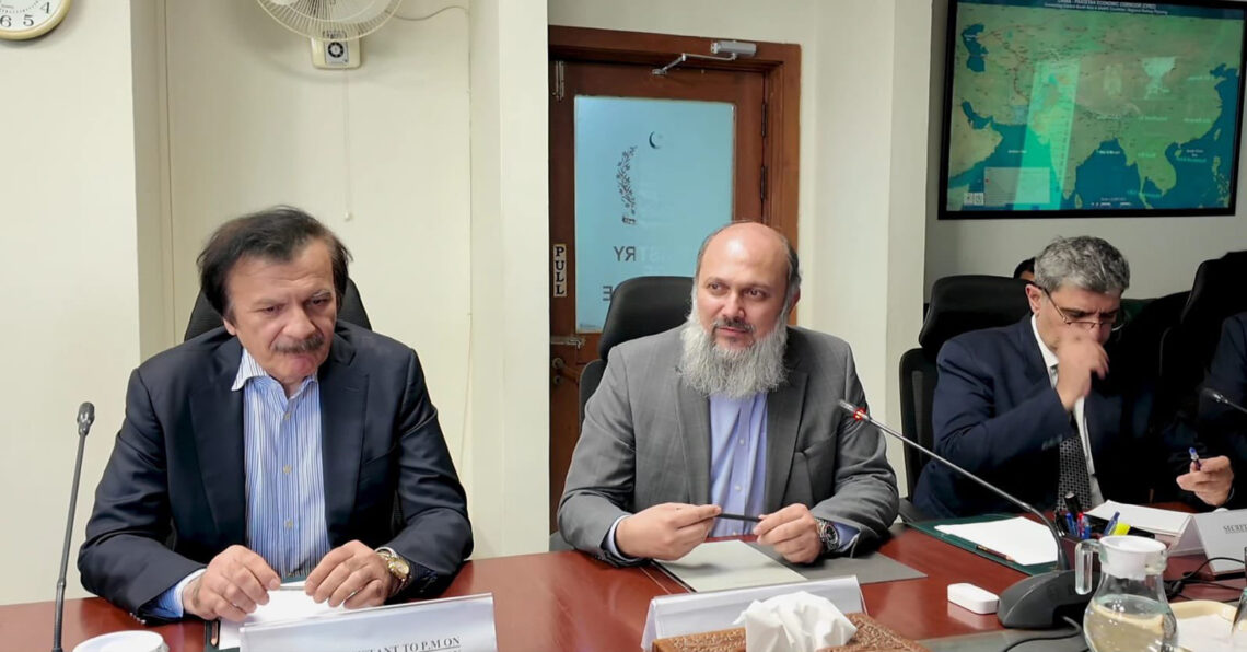 وزیر بازرگانی پاکستان: تنها در صورت اقدام علیه شبه‌نظامیان، با طالبان تعامل می‌کنیم