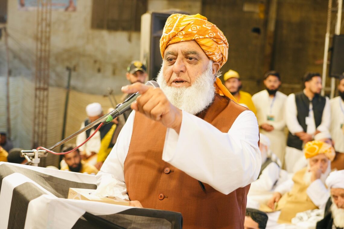 فضل‌الرحمان: امریکا خواستار بی‌ثباتی افغانستان است