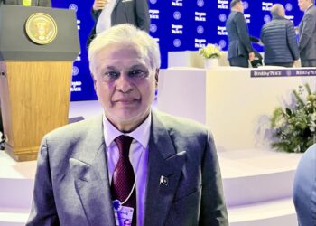 در میانه‌ی درگیری با طالبان؛ وزیر خارجه‌ی پاکستان با همتای عربستانی خود تماس گرفت