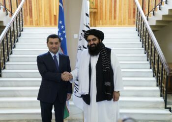 وزیران خارجه‌ی طالبان و ازبیکستان بر گسترش همکاری‌های اقتصادی تاکید کردند