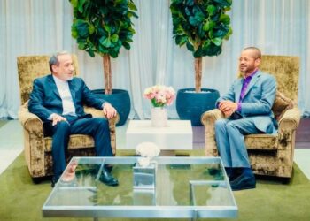 سومین دور مذاکرات تهران – واشنگتن؛ عراقچی با وزیر خارجه‌ی عمان گفت‌وگو کرد