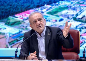 رییس‌جمهوری ایران: کشورهای همسایه را خویشاوند می‌دانیم