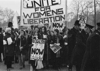 امروز ۸ مارچ، روز همبستگی زنان جهان است