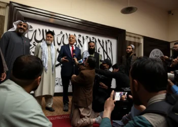 سی‌ان‌ان: خلیل‌زاد به درخواست طالبان وارد ماجرای آزادی دنیس کویل شد