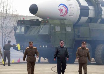 کوریای شمالی یک موشک به سمت دریا پرتاب کرد