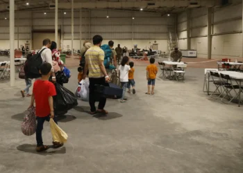 «افغان‌ایوک»: امریکا قصد دارد پناه‌جویان گیرافتاده‌ی افغانستان در قطر را به کانگو انتقال دهد