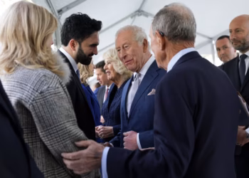 شهردار نیویارک: احتمالاً به شاه بریتانیا می‌گویم الماس کوه نور را بازگرداند