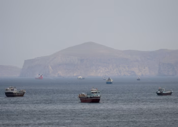 اسوشیتدپرس: پنتاگون می‌گوید پاکسازی ماین‌های تنگه‌ی هرمز ۶ ماه زمان می‌برد