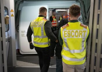 آلمان ۲۵ مهاجر افغانستان را راهی کابل کرد