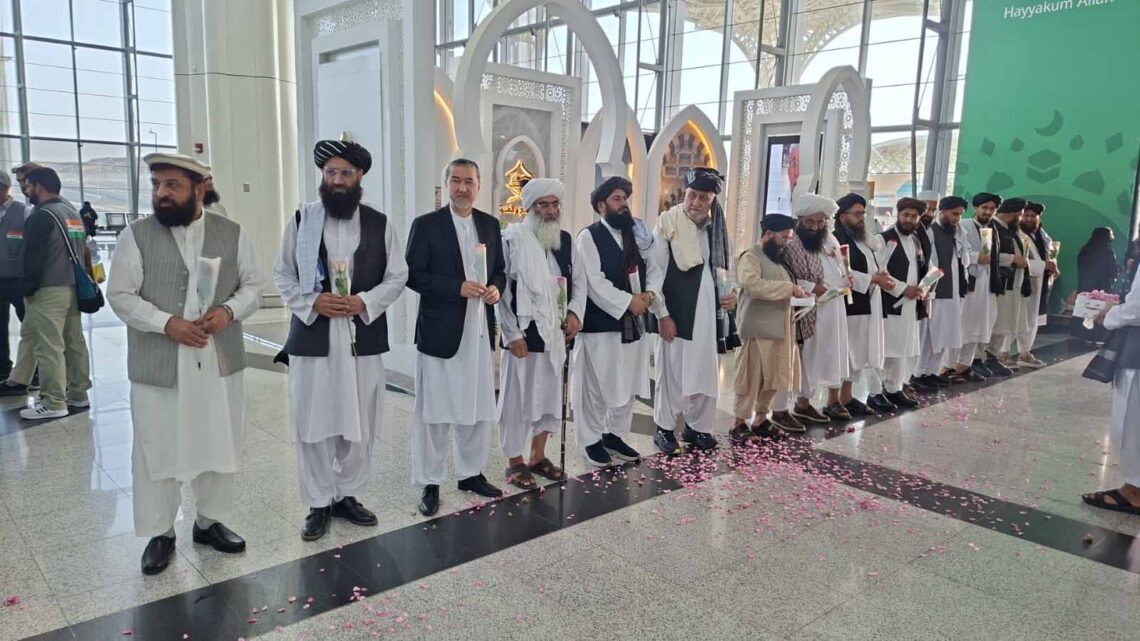 نخستین کاروان زائران افغانستان به مدینه‌ رسید