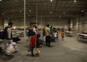 وال استریت ژورنال: امریکا می‌خواهد پناه‌جویان افغانستان در پایگاهی در قطر را به افریقا منتقل کند