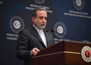 رویترز: وزیر خارجه‌ی ایران به اسلام‌آباد می‌رود